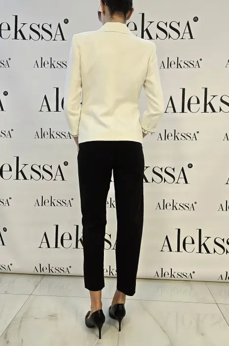 Бяло дамсно сако - 197 - Бяло дамсно сако - 197