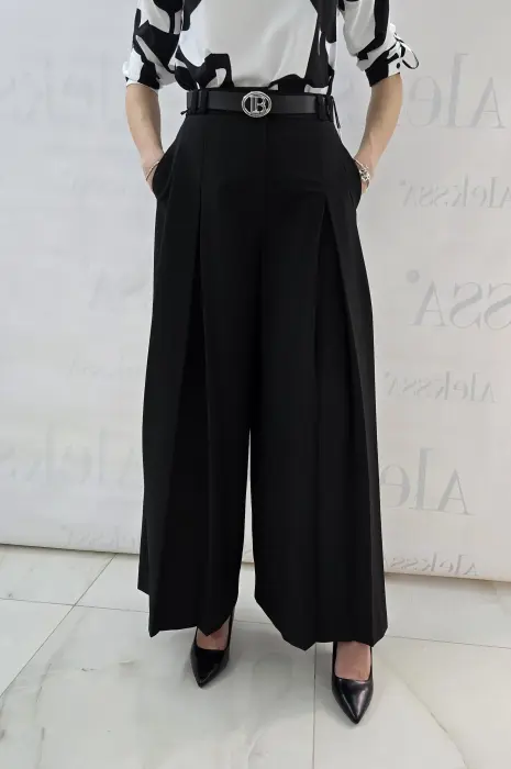 Черен панталон с широк крачол - 648 - Черен панталон с широк крачол - 648