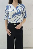 Бяла блуза със синьо - Бяла блуза със синьо